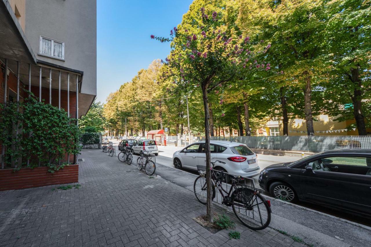 Sant'Orsola Colorful Huge Apartment Болоня Екстериор снимка