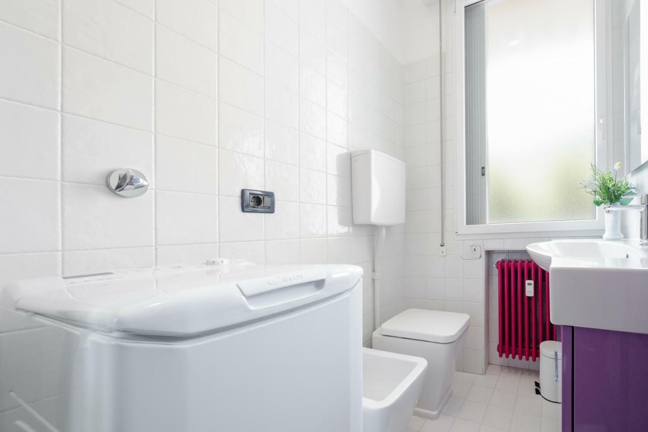 Sant'Orsola Colorful Huge Apartment Болоня Екстериор снимка